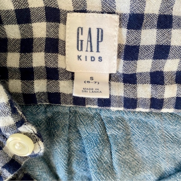 Boys button down lot (3) Carter’s (8), Tucker & Tate (S), Gap (6-7) - Picture 5 of 7